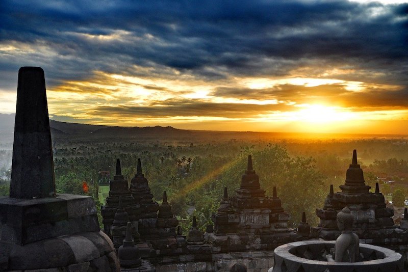 Ile de Java : temple de Borobudur