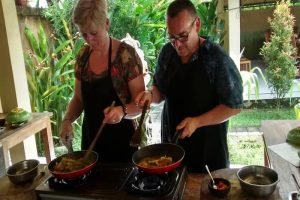 L'anniversaire de mariage à Bali de Caroline et Dario, cours de cuisine balinaise