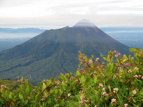 Le volcan Merapi à Java