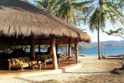 Restaurant en bord de mer à Lombok