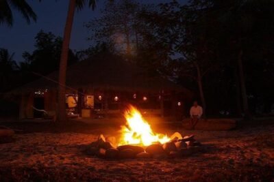 Détente et romantisme sur la plage à Lombok