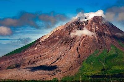 Circuit Sumatra, volcan Sinabung