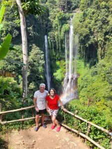 Voyage Bali et Borneo, Genevieve et Guy de France